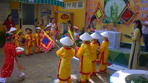 Tổ chức sinh hoạt kỷ niệm Lễ hội giỗ Quốc tổ Hùng Vương (Mùng 10 tháng 3 Âm lịch) tại các cơ sở giáo dục thuộc Phòng Giáo dục và Đào tạo Quận 8
